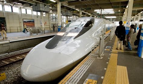 Japonijos Shinkansen traukinys