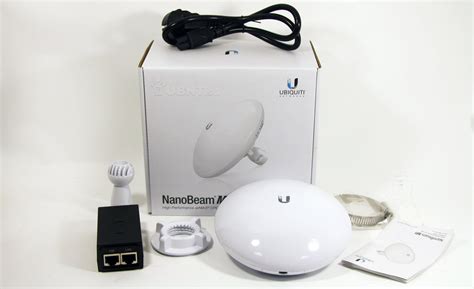 Diagrama, iliustruojanti bevielio signalo perdavimą ir galimus trikdžius