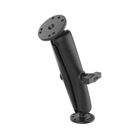 Diagrama, iliustruojanti maršrutizavimo lentelės veikimą su dviem tinklo plokštėmis.