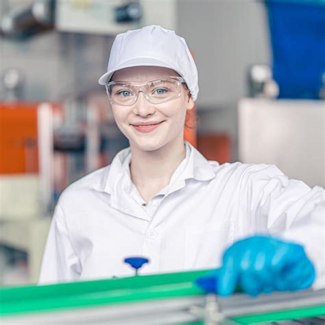 darbuotojas padedantis klientui