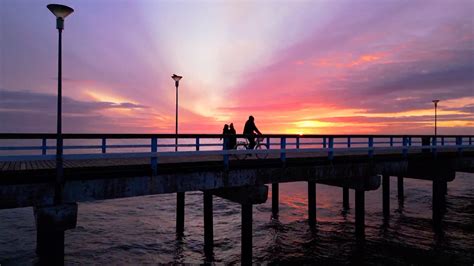 Saulėlydis Balyje su tradicine šventykla