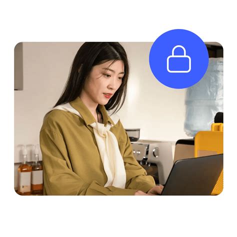 Infografika rodanti komandinės eilutės naudojimą IP adreso paieškai