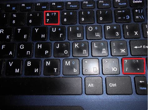 Mygtukas Fn ir Wi-Fi piktograma ant nešiojamojo kompiuterio klaviatūros