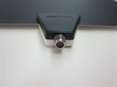 Antena ant stogo vaizduojanti skaitmeninės televizijos priėmimą