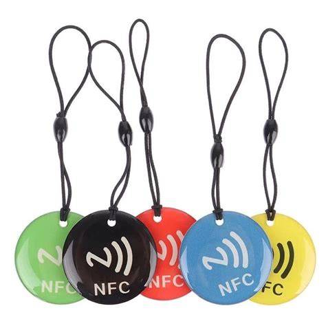 NFC žymų veikimo principas