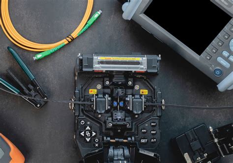 Skirtingi optinių kabelių gamintojai