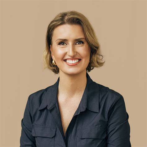 Žmogus, naudojantis Wi-Fi savo telefone