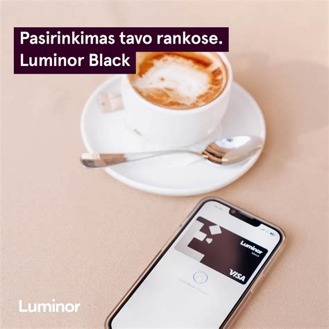 Iliustracija: Žmogus atlieka bekontaktį mokėjimą telefonu.