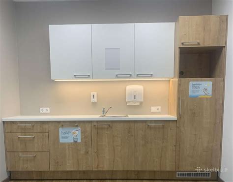 Virtuvės interjeras su įmontuojama indaplove