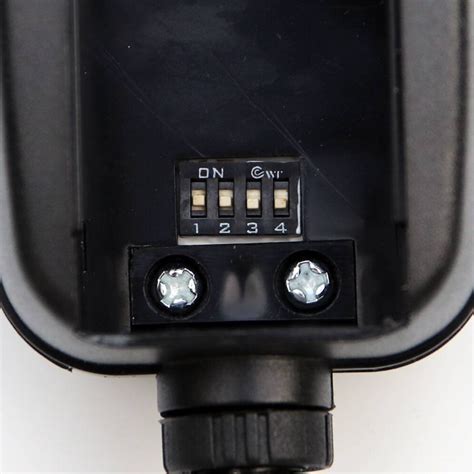 Bevielio maršrutizatoriaus jungtys ir indikatoriai