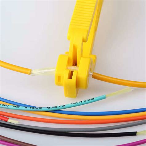 Optinio kabelio tiesimas vamzdžiuose