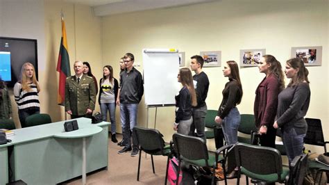 istorijos pamoka gimnazijoje