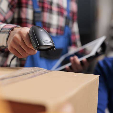 RFID žymos ant prekių sandėlyje
