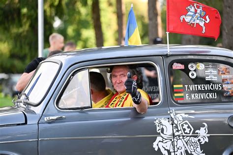 Istorinių radijo siųstuvų galerija